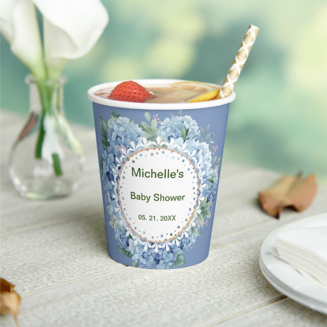 Personalisierte Blue & White Florals Paper Cups Pappbecher (In Situ)
