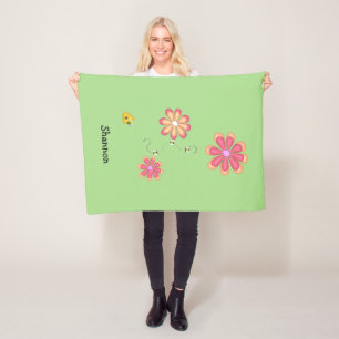 Personalisierte Blume und Bienen auf Limonen Fleecedecke