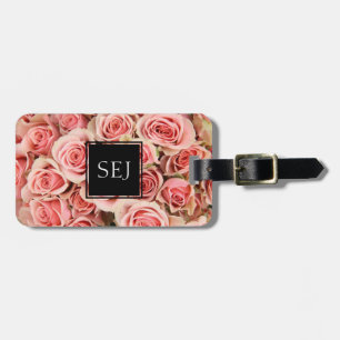Personalisierte Blüten, rosa Rosen (Monogramm und Gepäckanhänger