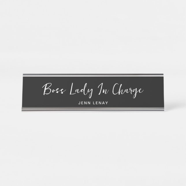 Personalisierte Boss Lady Chic Schwarz und Weiß Schreibtischnamensplakette (Vorderseite )