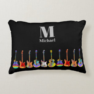 Personalisierte bunte Gitarren auf Schwarz Dekokissen