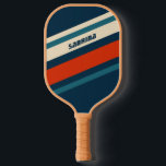 Personalisierte Coole Retro Rot Weiß & Blau Pickleball Schläger<br><div class="desc">Wer ist bereit für ein Pickleball!!! Dieses personalisierte Pickleball-Paddel besticht durch eine Retro-Farbpalette mit einem coolen trendigen Schriftart.</div>