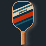 Personalisierte Coole Retro Rot Weiß & Blau Pickleball Schläger<br><div class="desc">Wer ist bereit für ein Pickleball!!! Dieses personalisierte Pickleball-Paddel besticht durch eine Retro-Farbpalette mit einem coolen trendigen Schriftart.</div>