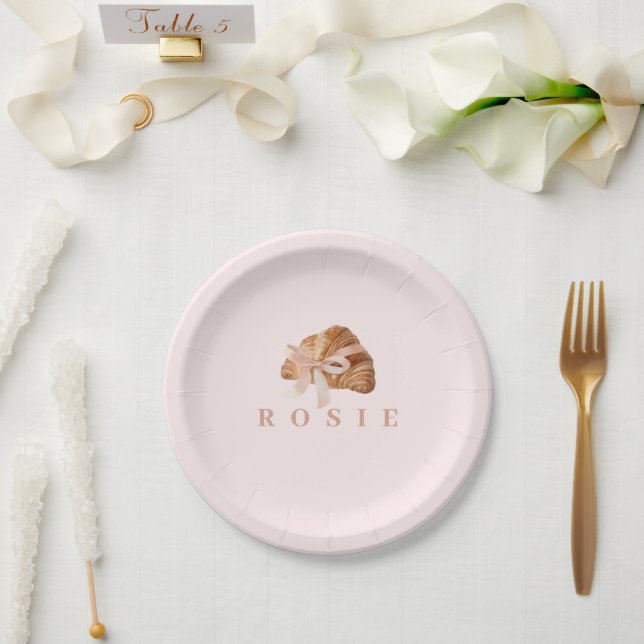 Personalisierte Coquette Croissant Pink Ribbon Pappteller (Hochzeit)