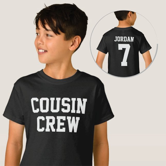 Personalisierte Crew von Sporty Style Cousin T-Shirt (Von Creator hochgeladen)