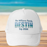 Personalisierte Destin Beach Trip Matching Family Truckerkappe<br><div class="desc">Diese coolen individuellen Design Florida Hüte verfügen über Ihren personalisierten Gruppennamen für eine Wiedersehen oder einen Ausflug zur Smaragdküste. Die Buchstaben des Wortes DESTIN sind mit wunderschönen Meeresfotografien für Ihren Urlaub gefüllt.</div>