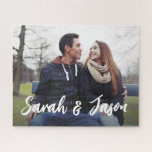Personalisierte Doppelnamen und benutzerdefinierte<br><div class="desc">Das Jigsaw Puzzle ist ein Personalisiertes Puzzle für Paare und individuelle Fotos. Es ist das ideale Geschenk, um mit Ihrem Partner nachhaltige Erinnerungen zu schaffen. Dieses einzigartige und nachdenkliche Rätsel erlaubt es Ihnen, es mit Ihren Namen und einem besonderen Foto, das sentimental wertvoll ist, anzupassen. Ob Geburtstag, Jubiläum, Weihnachten oder...</div>