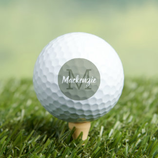 Personalisierte erste Namensstufe Grün Golfball