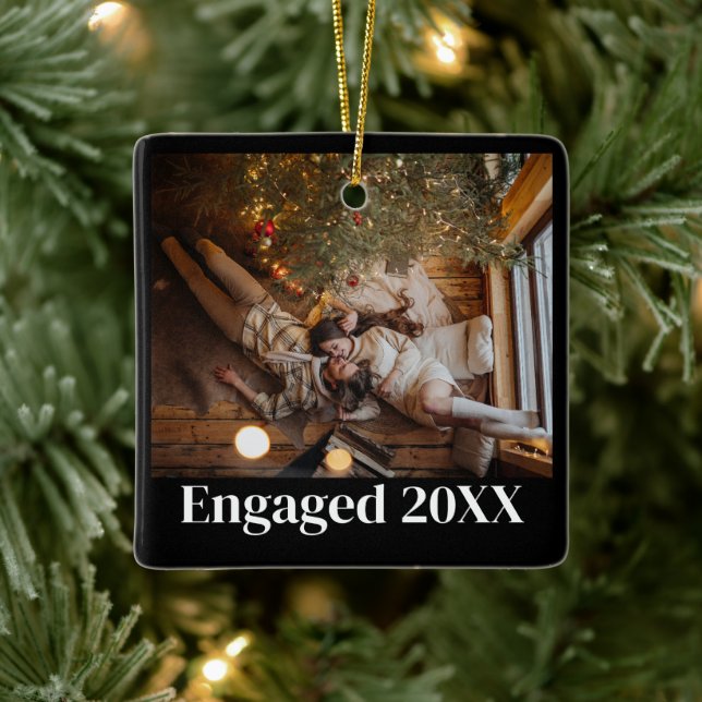 Personalisierte Erste Weihnachtszeit Verlobte Coup Keramikornament (Baum)