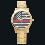 Personalisierte Feuerwehrruhestandsruhe in dünner  Armbanduhr<br><div class="desc">Feiern Sie einen hervorragenden Feuerwehrmann mit dieser Thin Red Line Retirement oder Firefighter Watch - American Flag Design in Firefighter Flag Farben in einem modernen schwarzen und roten Design und zeigen Sie Ihre Wertschätzung. Ideal für Feuerwehrauszeichnungen und Feuerwehrleute-Ruhestandsgeschenke und Feuerwehrleute. Personalisieren Sie diese Feuerwehr Ruhestandswache mit Namen und , Jahre...</div>