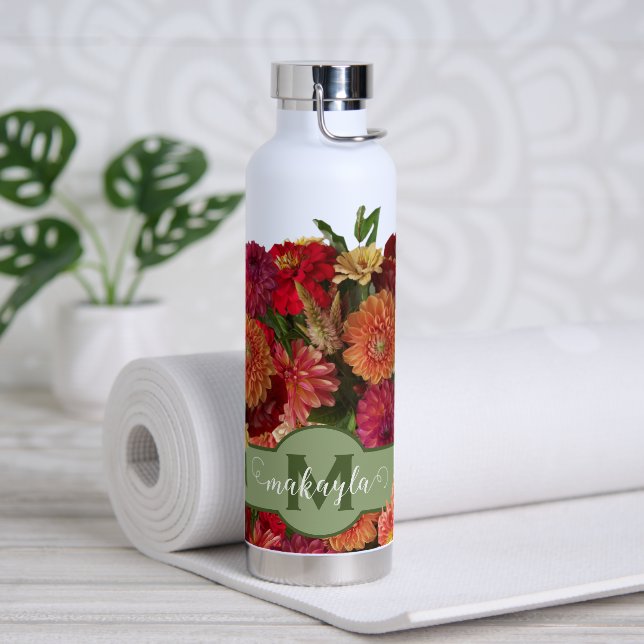 Personalisierte Flasche mit frischem Wasser (Yoga)