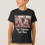 Personalisierte Foto- und Textkinder T-Shirt<br><div class="desc">Erstellen Sie Ihre eigenen Geschenke, fügen Sie Foto und Text auf diesem personalisierten schwarzen Shirt. Machen Sie ganz einfach Ihr eigenes cooles unisex T - Shirt Design. Das personalisierte Shirt eignet sich perfekt für Jungen und Mädchen und ist auch für Erwachsene in verschiedenen Farben erhältlich. Ideal für Schulveranstaltungen, Corporate Party,...</div>