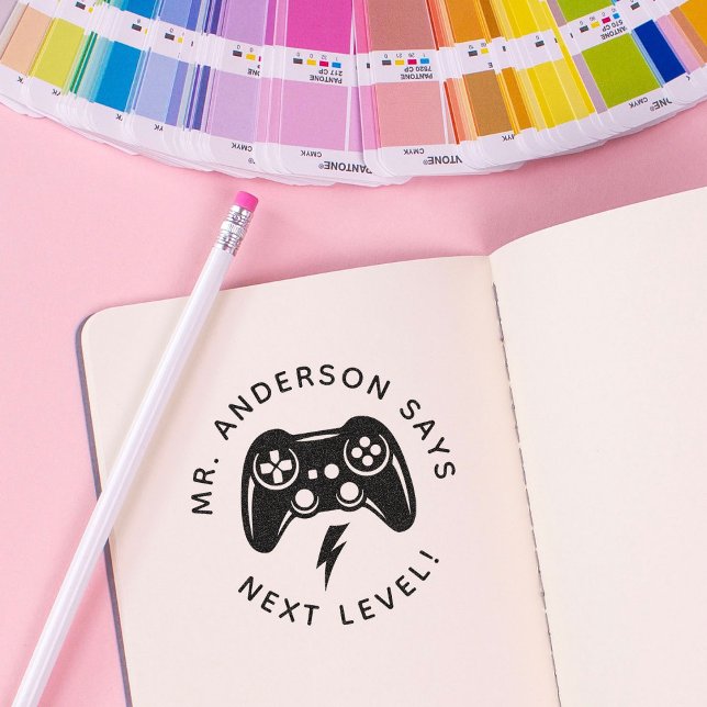 Personalisierte Gamer-Briefmarke zurück zur Schule Permastempel (Von Creator hochgeladen)