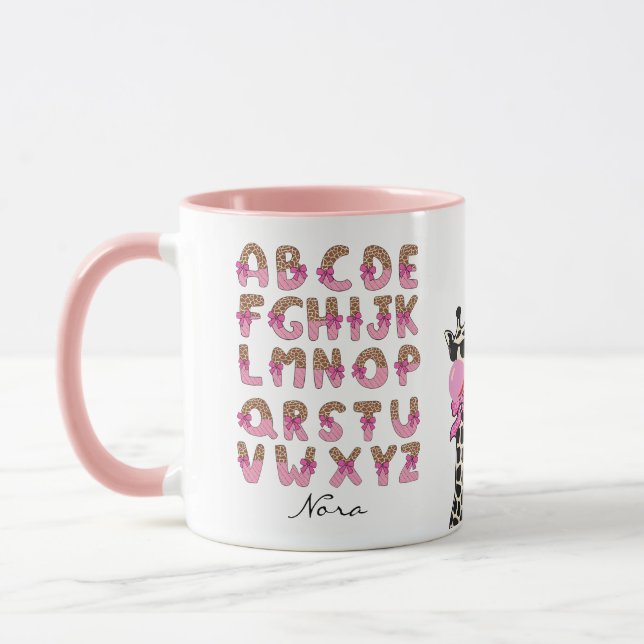 Personalisierte Giraffe Rosa Alphabet  Tasse (Links)
