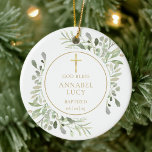 Personalisierte Grüne Goldene Taufe oder Girl Keramik Ornament<br><div class="desc">Mit feinen Aquarellfarben und einem eleganten Goldkruzifix ist diese schicke Taufe oder Taufe für Mädchen oder die Taufe der Taufe oder taufenden Sake-Ornament mit Ihren speziellen Veranstaltungsinformationen personalisiert. Entwickelt von Thisisnotme©</div>