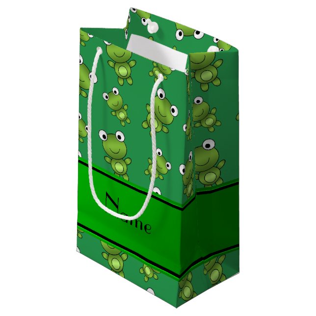 Personalisierte grüne Namensfrösche Kleine Geschenktüte (Vorderseite Schrägansicht)