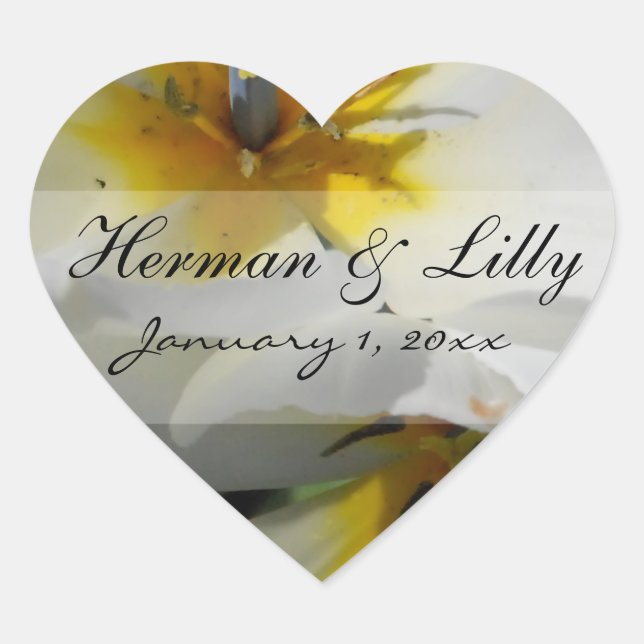 Personalisierte Hochzeit im Inneren von White Lili Herz-Aufkleber (Vorderseite)