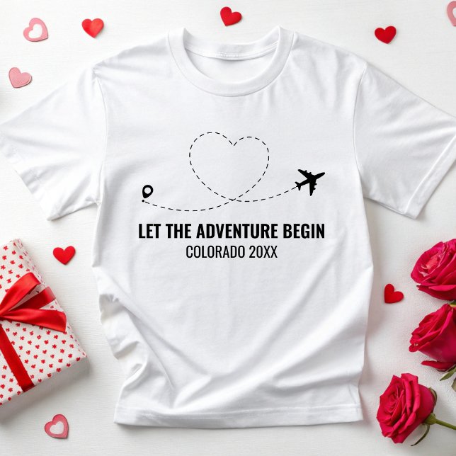Personalisierte Hochzeit in Urlaubsort T-Shirt (Von Creator hochgeladen)