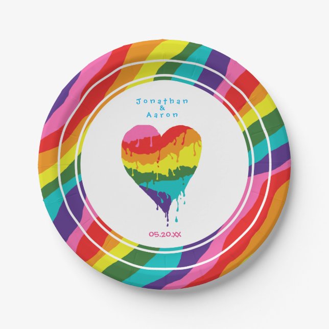 Personalisierte Hochzeiten LGBT Rainbow Herz Pappteller (Vorderseite)