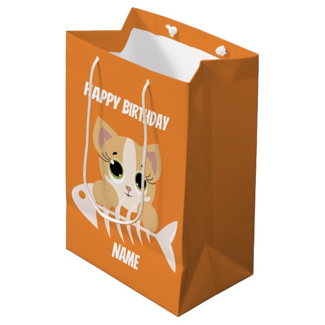 Personalisierte Kitty-Katzen-Geburtstagsgeschenk Mittlere Geschenktüte (Vorderseite Schrägansicht)