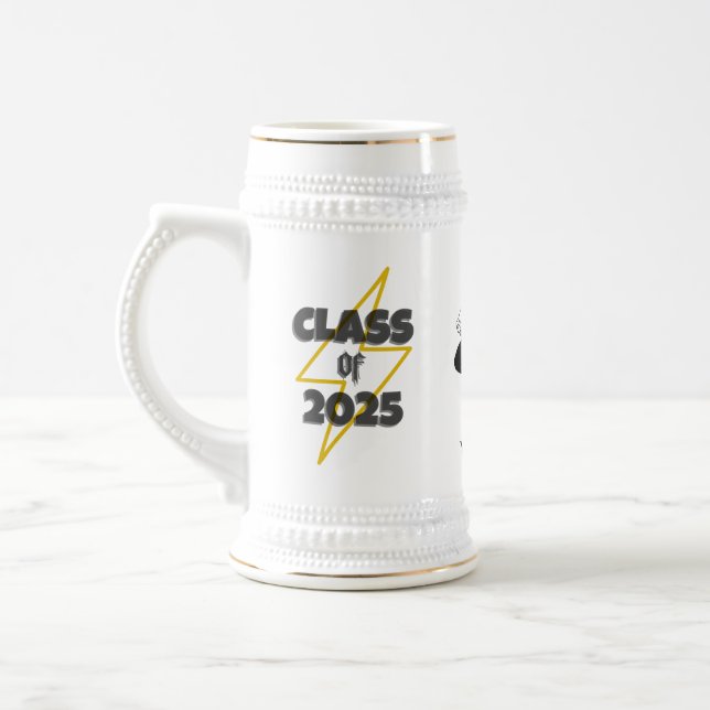 PERSONALISIERTE KLASSE 2025 ABSCHLUSS DABBING MALE BIERGLAS (Links)