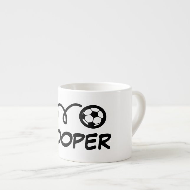 Personalisierte kleine Tasse mit niedlichem Fußbal (Vorderseite Rechts)