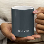 Personalisierte kohleblaue benutzerdefinierte Tass Kaffeetasse<br><div class="desc">Genießen Sie Ihre Lieblingsgetränke stilvoll mit dieser personalisierten, kohleblauen Tasse. Die schlichte Holzkohlefarbe bietet eine moderne und raffinierte Touch für Ihre Küche oder Ihr Büro. Diese Tasse ist aus hochwertiger Keramik gefertigt und eignet sich hervorragend für Ihren Morgenkaffee, Tee oder heiße Schokolade. Der langlebige und komfortable Griff sorgt für einen...</div>