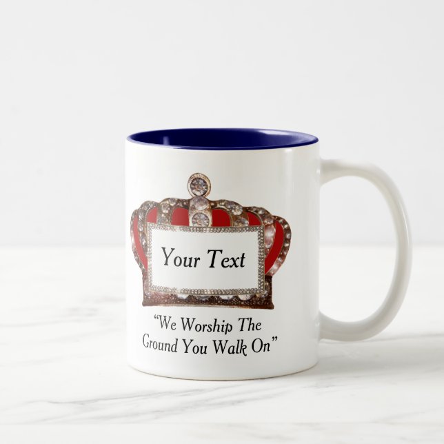 Personalisierte königliche Krone Zweifarbige Tasse (Rechts)