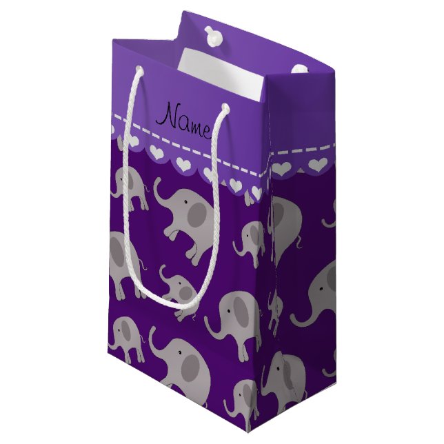 Personalisierte lila graue Namenselefanten Kleine Geschenktüte (Vorderseite Schrägansicht)