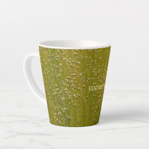 Personalisierte mehrfarbige grüne Florals Milchtasse