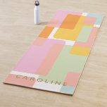 Personalisierte moderne Pastelle Mitte des Jahrhun Yogamatte<br><div class="desc">Mit dieser personalisierten, modernen Yoga-Matte aus der Mitte des Jahrhunderts mit einem abstrakten geometrischen Design in sanften Pastelltönen stärken Sie Ihre Praxis. Der spielerische Mix aus Pfirsich, Rosa, Minze und Senf schafft eine beruhigende, aber stilvolle Ästhetik, perfekt für Yoga, Pilates oder Meditation. Anpassen mit einem Namen für ein einzigartiges und...</div>