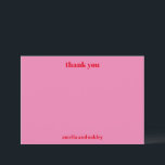 Personalisierte, moderne rosafarbene Hochzeit Dankeskarte<br><div class="desc">Mit dieser modernen minimalistischen Hochzeitskarte bedanken Sie sich stilvoll. Dieses Design mit seinem schicken rosa Hintergrund und fett roter Typografie ist perfekt für Paare, die eine trendige, spielerische Ästhetik Liebe haben. Die einfache aber auffallende Gestaltung behalte die Botschaft klar und herzlich, sodass sie sich ideal für Hochzeiten, Brautpartys oder jeden...</div>