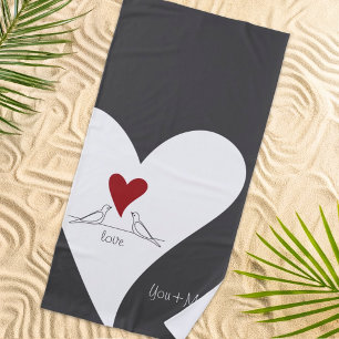 Personalisierte moderne Vögel in Liebe Rotes Herz Strandtuch
