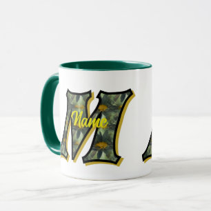 Personalisierte Monogramm-Initiale M Gänseblümchen Tasse