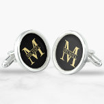 Personalisierte Monogramm und Name Schwarz und Gol Manschetten Knöpfe<br><div class="desc">Personalisierte Monogramm- und Namensgeschenke mit personalisiertem Monogramm im klassischen Serif-Schriftart-Stil mit einem Namenskasten in der Mitte des Monogramms auf schwarzem Hintergrund. Perfekt als väterliche Tagesgeschenke für Papa, Geschenke für Großvater, Ehemann, Trauzeuge und mehr. Bitte beachten Sie: Die Details der Folie werden im Kunstwerk simuliert. Bei der Herstellung dieses Produktes wird...</div>