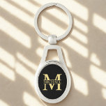 Personalisierte Monogramm und Name Schwarz und Gol Schlüsselanhänger<br><div class="desc">Personalisierte Monogramm- und Namensgeschenke mit personalisiertem Goldmonogramm im klassischen Serif-Schriftart-Stil mit einem Namenskasten in der Mitte des Monogramms auf schwarzem Hintergrund. Perfekt als väterliche Tagesgeschenke für Papa, Geschenke für Großvater, Ehemann, Bräutigam, Trauzeuge, Trauzeuge und mehr. Bitte beachten Sie: Die Details der Folie werden im Kunstwerk simuliert. Bei der Herstellung dieses...</div>