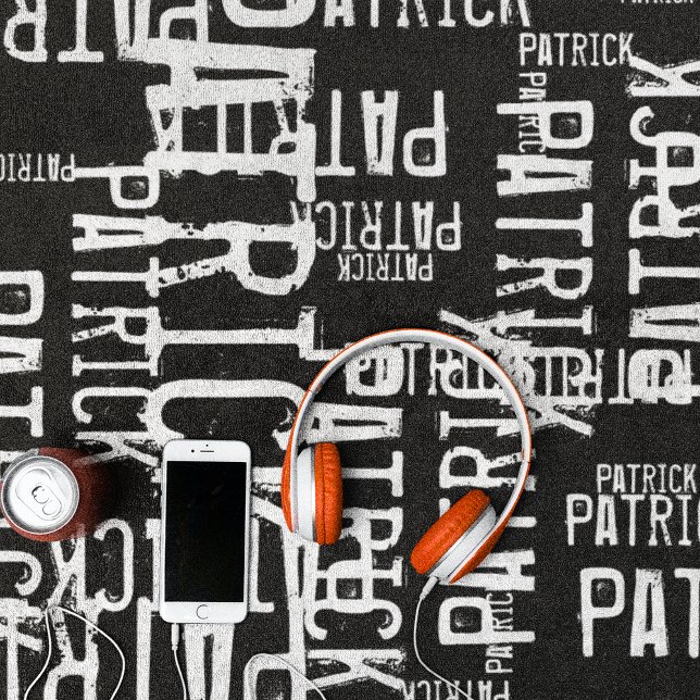 Personalisierte Muster-Typografie-Namen auf Schwar Strandtuch (modern pattern of white names on black background)