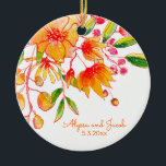 Personalisierte Namen Orange Bloral Hochzeitdatum Keramik Ornament<br><div class="desc">Feiern Sie einen besonderen Hochzeitstag mit diesem personalisierten Keramik-Ornament mit einem wunderschönen orangefarbenen Blumendesign und individuellen Namen mit dem Hochzeitstag. Dieses Dekor ist perfekt für Neuvermählte oder als Geschenk für Paare geeignet und verleiht der Feriendekoration eine Touch von Eleganz und Stimmung. Ob auf einem Weihnachtsbaum gezeigt oder als ganzjährig Erinnerung...</div>
