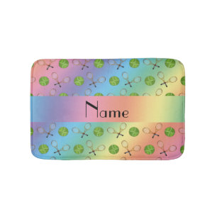 Personalisierte Namensregenbogentennisbälle Badematte