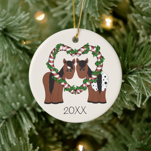 Personalisierte Niedliche Pferde Weihnachten Keramikornament (Baum)