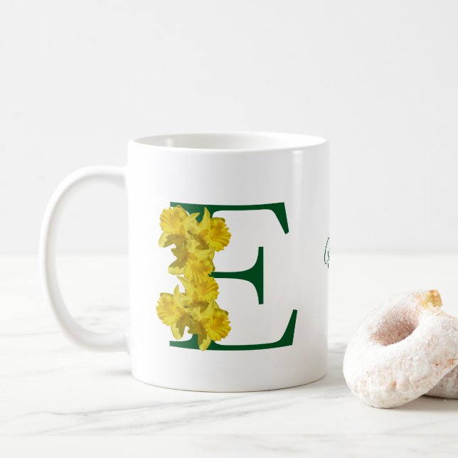 Personalisierte Osterglocken-Monogramm-Initiale E Kaffeetasse (Mit Donut)