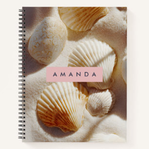 Personalisierte Pastell-Küsten-Muscheln auf Sand Notizbuch