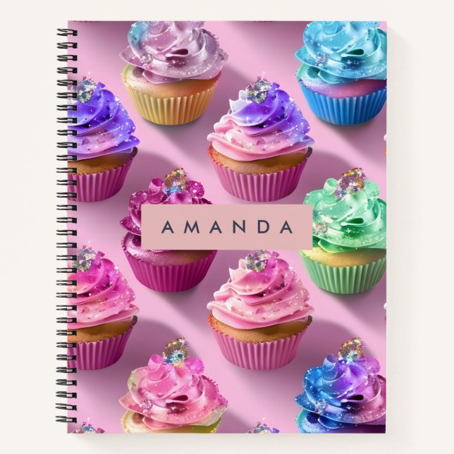 Personalisierte Regenbogen-Glitter-Cupcakes auf Ro Notizbuch (Vorderseite)
