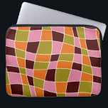 Personalisierte Retro 70er Abstrakte Wavy Lines Laptopschutzhülle<br><div class="desc">Personalisierter boho Retro 70er Jahre Stil abstrakte wellenförmige Linien Laptop Ärmel in grün,  rosa,  braun.</div>