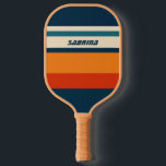 Personalisierte Retro Pickleball Schläger<br><div class="desc">Wer ist bereit für ein Pickleball!!! Dieses personalisierte Pickleball-Paddel besticht durch eine Retro-Farbpalette mit einem coolen trendigen Schriftart.</div>