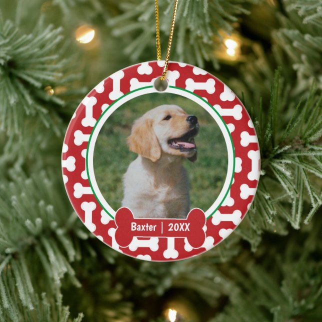 Personalisierte rote und grüne Knochenabdrücke Keramik Ornament (Baum)