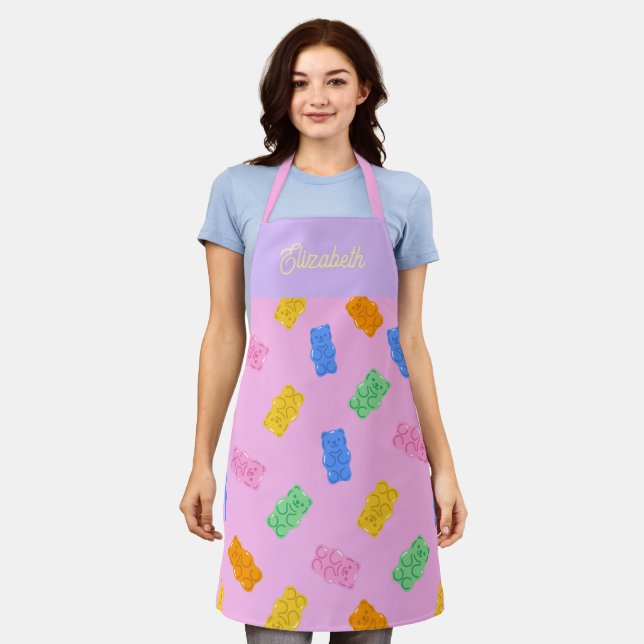 Personalisierte Schürze mit Pastell-Gummibärchen-Ä (Getragen)