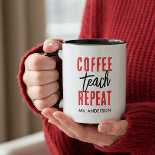 Personalisierte schwarze typografische Kaffeetasse