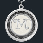 Personalisierte silberne hängende versilberte kette<br><div class="desc">Zeigen Sie Ihren Stolz in Ihren Initialen, die einen Monogrammbuchstabeanhänger tragen. Der stilvolle silberne Monogramminitialenentwurf der modischen Schmuck-Anhänger, die ausschließlich hergestellt werden, fügt einen modernen Blick Ihrer Kleidung hinzu. Der silberne zuerstanhänger macht auch ein denkwürdiges Geschenk für jeden möglichen besonderen Anlass für die wichtigen Leute Ihres Lebens. Alle Buchstaben des...</div>