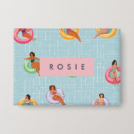 Personalisierte Sommerfrauen Entspannen auf Schwim Button